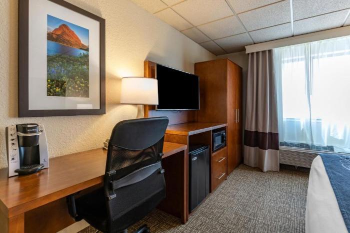 Comfort Inn & Suites Gateway To Glacier National Park Shelby Room photo